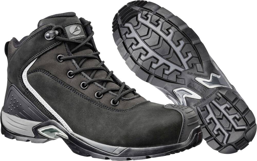 Schwarzer Schnürwanderstiefel in Seitenansicht mit sichtbarer Profilsohle, die robustes Outdoor-Schuhwerk-Design hervorhebt.