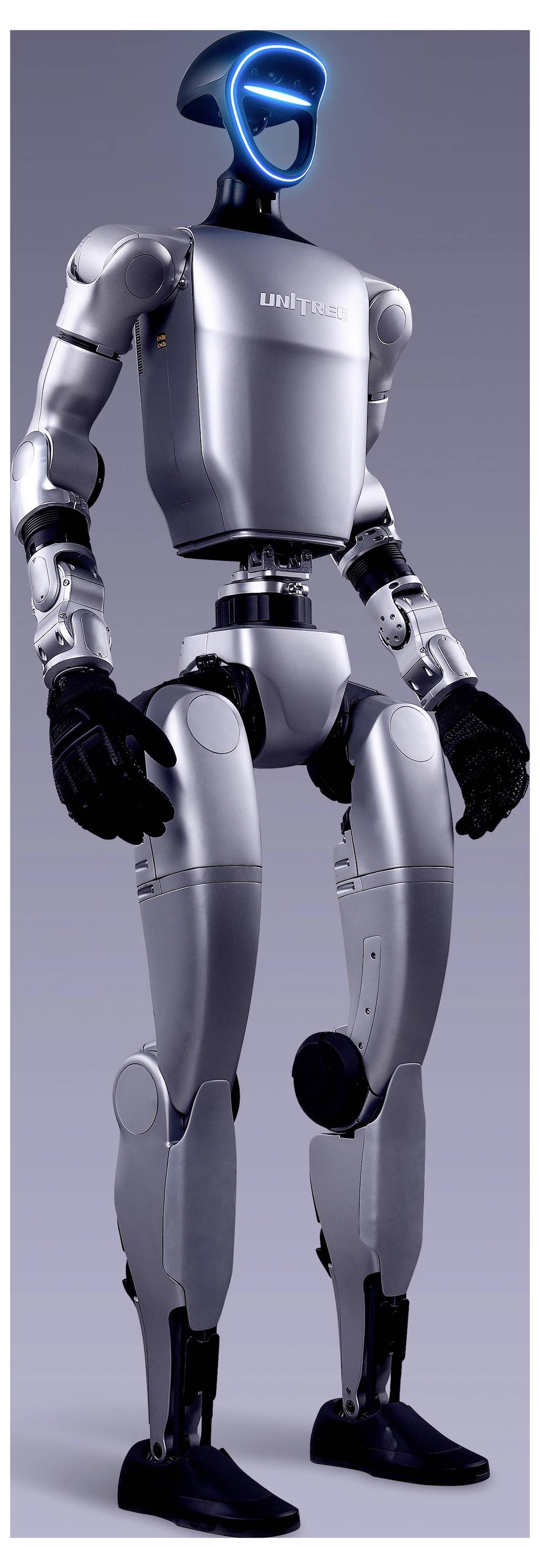 Ein schlanker silberner humanoider Roboter, aufrecht auf einem einfachen grauen Hintergrund stehend, mit einem leuchtenden blauen Gesichtsdisplay und schwarzen Händen und Füßen.