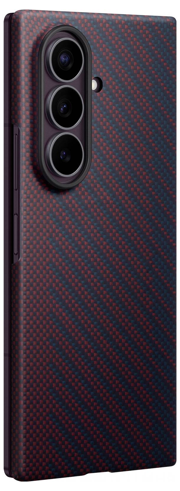 Nahaufnahme eines Smartphone-Gehäuses mit einem rot-schwarzen strukturierten Muster und ausgestanztem dreifachem Kamera-Ausschnitt auf der Rückseite.