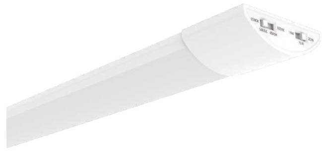 Ein langes weißes Leuchtstoffröhren-Leuchtengehäuse, das in einem Winkel gezeigt wird, mit gedrucktem Text und Markierungen in der Nähe eines Endes.