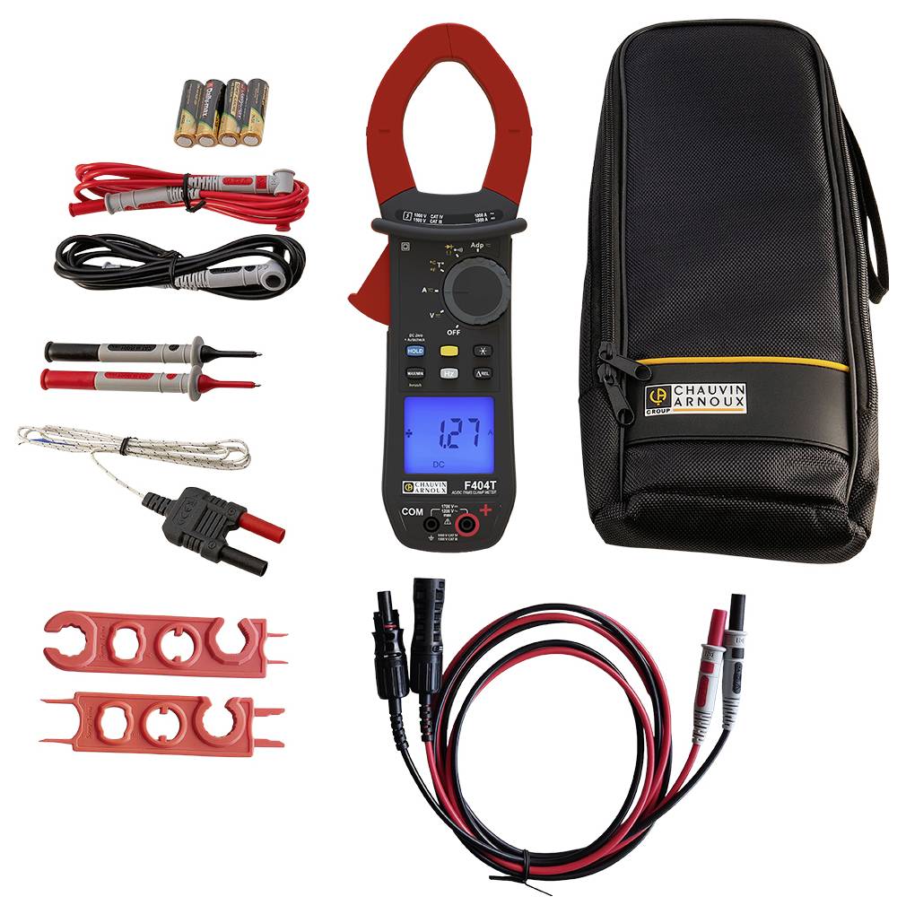Zangenmessgerät-Set mit Tragetasche, Messleitungen, Prüfspitzen, Stromzange, Batterien und Zubehör auf weißem Hintergrund angeordnet.