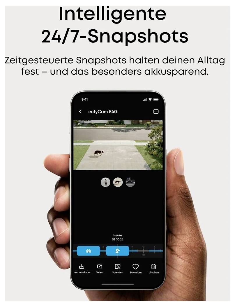 Hand hält ein Telefon, das eine Sicherheitskamera-App mit „24/7-Snapshots