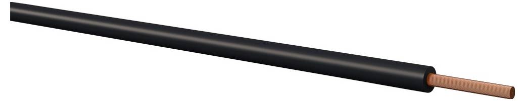 Schwarzes isoliertes Kabel mit freiliegendem Kupferdrahtende auf weißem Hintergrund.
