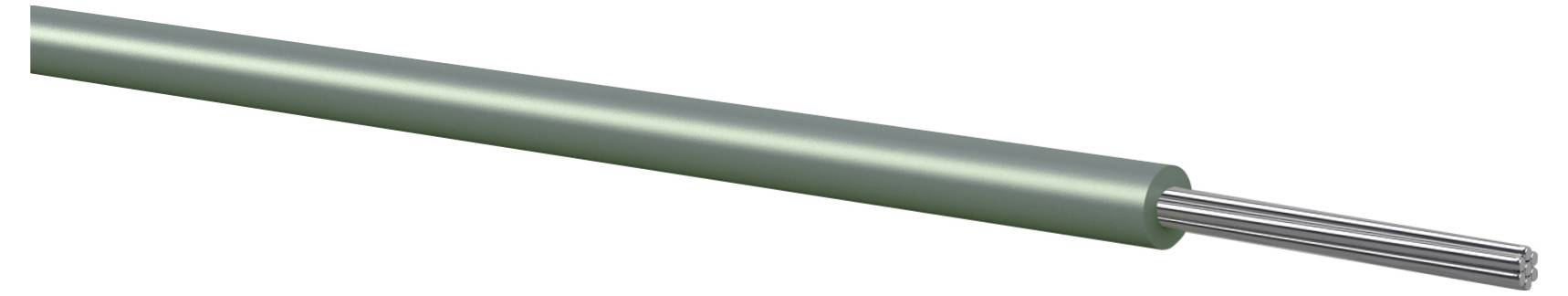 Grünes isoliertes Kabel mit freiliegenden Silberdrähten, die an einem Ende auf weißem Hintergrund herausragen.