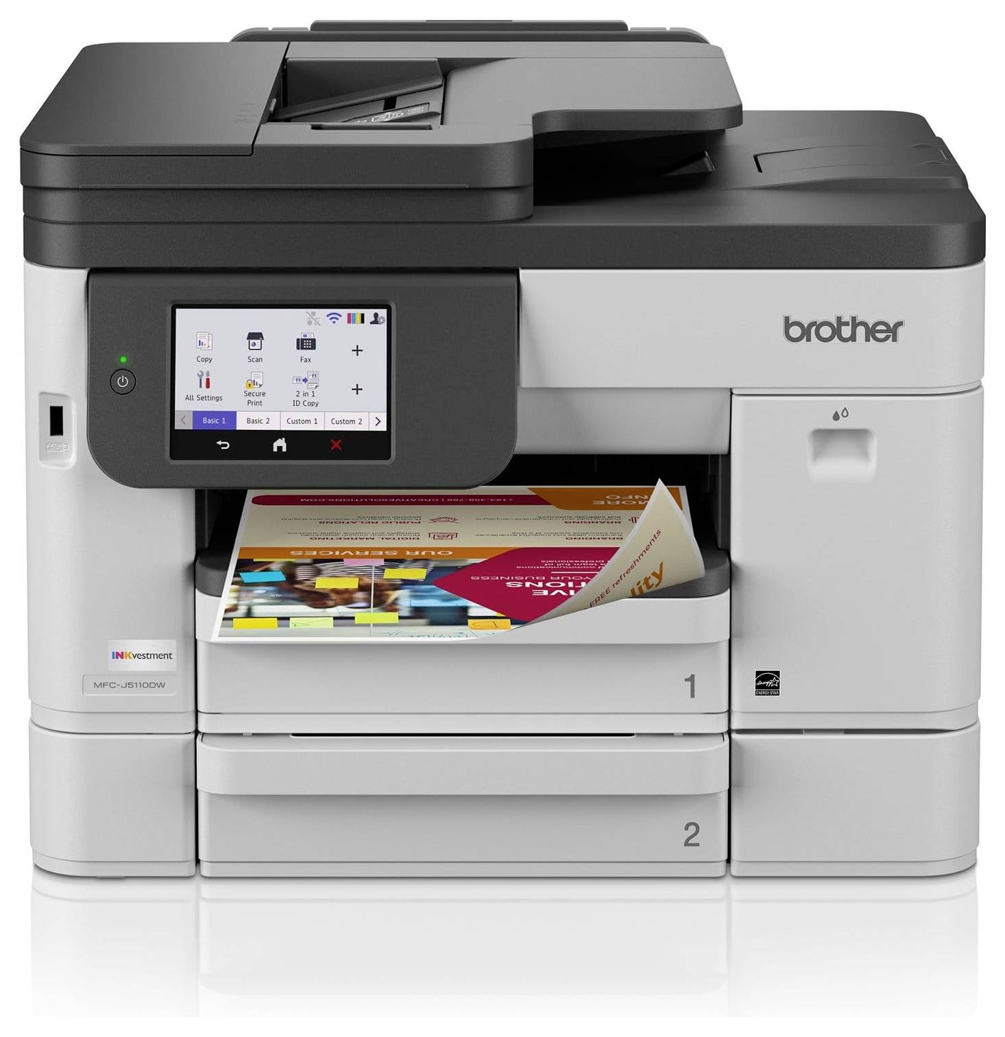 Bruder-Multifunktionsdrucker druckt eine farbige Seite, mit Touchscreen-Bedienfelder und sichtbaren Papierfächern.
