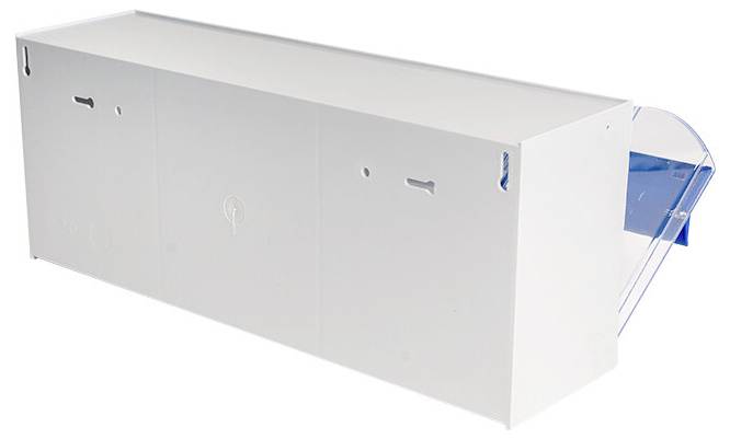 Weiß rechteckiger an der Wand montierter Spender oder Behälter mit sichtbarem blauen internen Tablett am rechten Ende, dargestellt auf weißem Hintergrund.