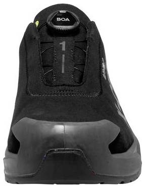 Schwarzer Sportschuh mit BOA-Drehverschluss, in der Frontansicht vor weißem Hintergrund.