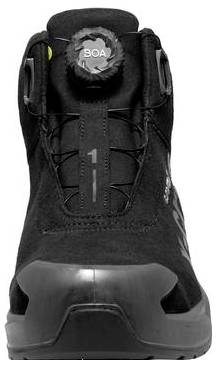 Frontansicht eines schwarzen BOA-Schnürstiefel mit dicker Gummisohle und verstärkter Zehenkappe, dargestellt vor einem weißen Hintergrund.