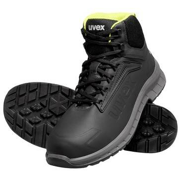 Schwarzer hoher Sicherheitsarbeitsstiefel mit neongelber Manschette und Logo, gezeigt mit profilierter Sohle vor weißem Hintergrund.