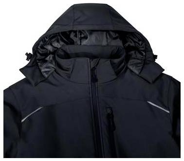 Schwarze Kapuzenjacke, Vorderansicht, mit hohem Kragen, durchgehendem Frontreißverschluss und reflektierendem Besatz auf Brust und Ärmeln.