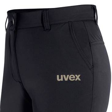 Schwarze UVEX-Arbeitshosen in Nahaufnahme, mit Gürtelschlaufen, vorderen Taschen und dem 'uvex'-Logo am Oberschenkel.