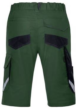 Grüne Cargoshorts mit schwarzen Taschenelementen, mehreren Klapptaschen und reflektierenden Seitenelementen auf weißem Hintergrund.