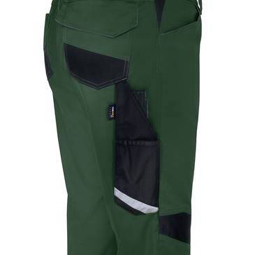 Grüne Arbeitshose mit schwarzen Cargotaschen und reflektierendem Besatz am Bein, auf weißem Hintergrund abgebildet.