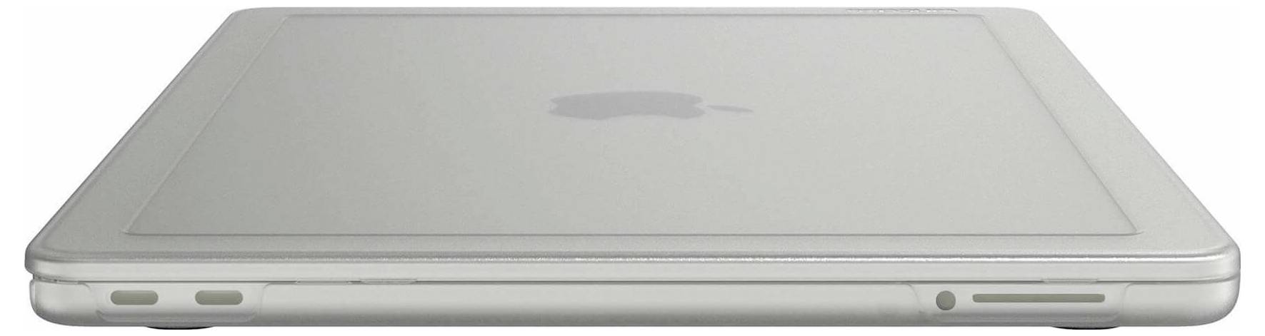 Geschlossener silberner Apple-Laptop von vorne fotografiert, zeigt den Deckel, das Apple-Logo und die seitlichen Anschlüsse.