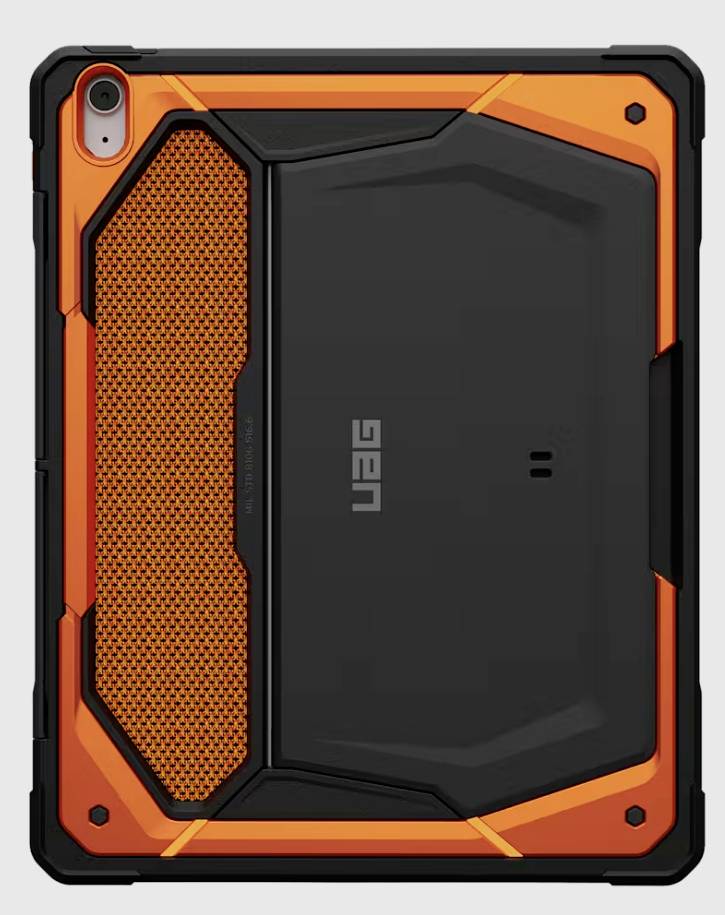 Orange und schwarze robuste Tablet-Schutzhülle mit Wabenmuster-Seitenpaneel und UAG-Logo, von hinten gezeigt.
