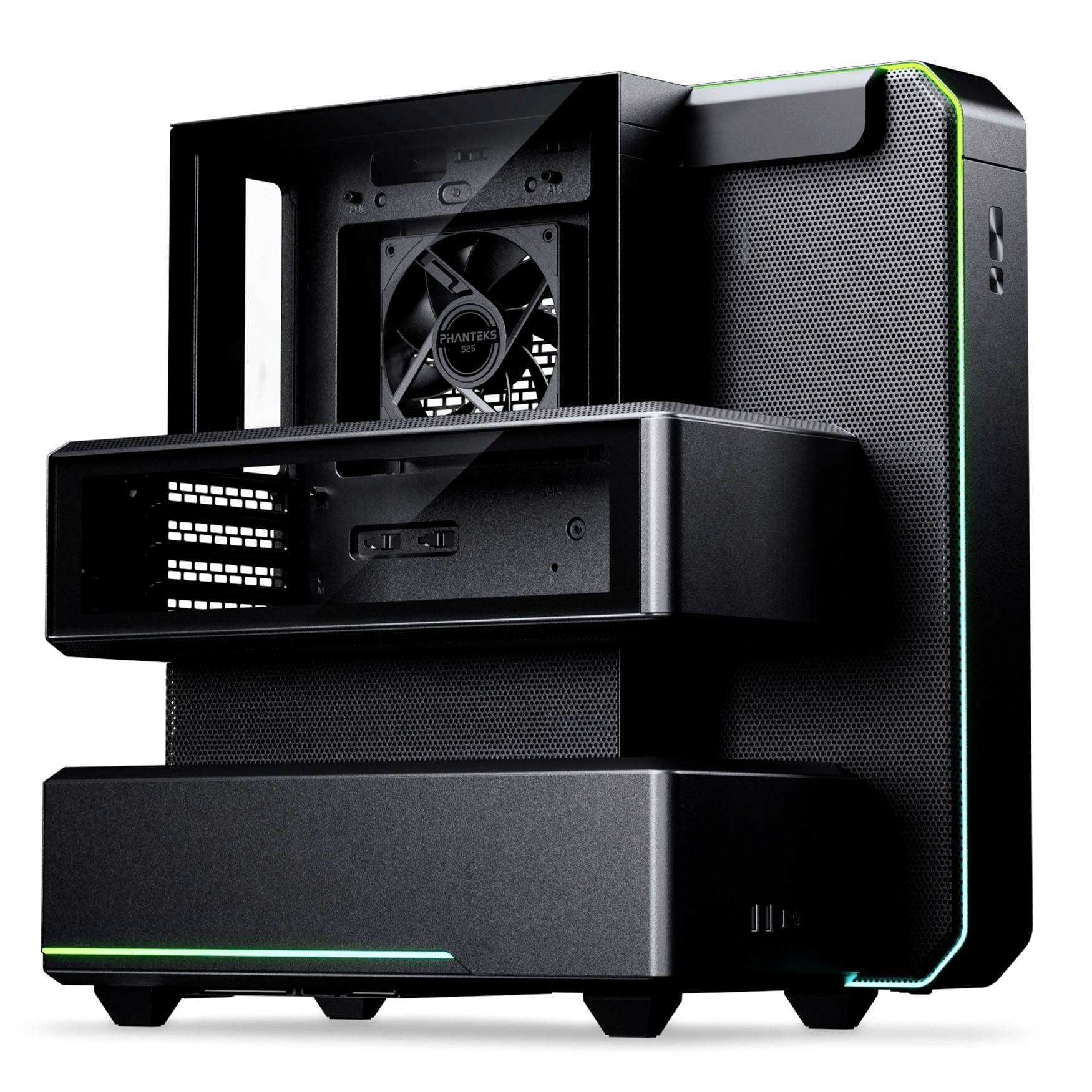 Schwarzes Gaming-PC-Gehäuse mit offener Front, das den internen Lüfter, perforierte Blenden und grün-blaue Akzentbeleuchtung zeigt.