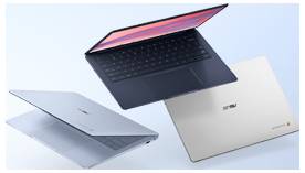 Drei MSI-Laptops in verschiedenen Farben und Ansichten gezeigt, die schlanke, offene Designs mit beleuchteten Bildschirmen hervorheben.