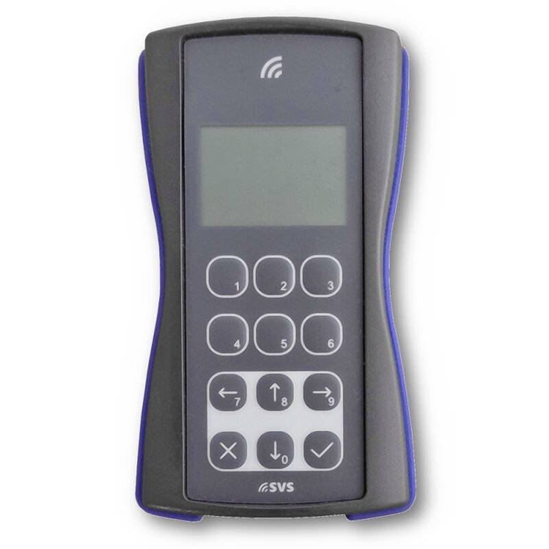 Tragbares elektronisches Tastenfeld-Gerät mit leerem Bildschirm, nummerierten Tasten, Pfeiltasten und Häkchen-/X-Steuerelementen auf weißem Hintergrund.