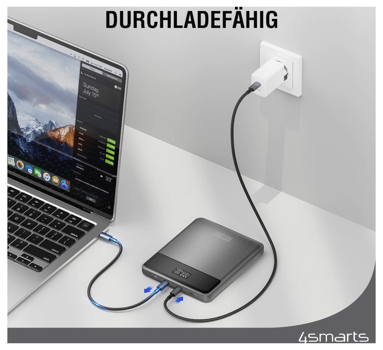 Laptop und Powerbank laden gleichzeitig von einer Steckdose auf, mit deutschem Text „DURCHLADEFÄHIG", das Durchladeladen anzeigt.