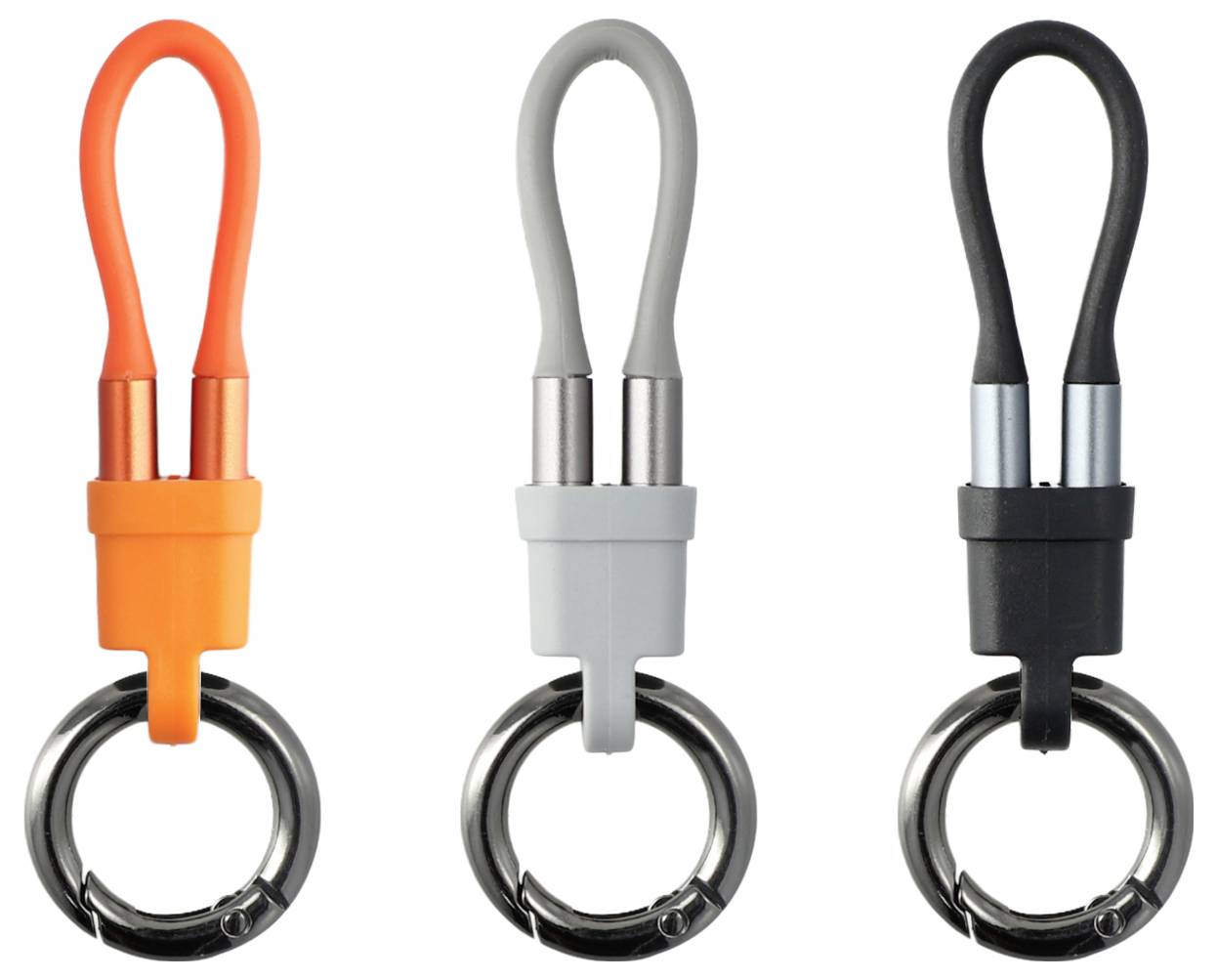 Drei Metallschlüsselanhänger-Clips in Orange, Grau und Schwarz, jeweils mit einer Schlaufenband und einer runden Ringbefestigung.