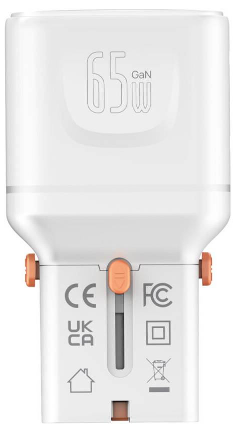 Weiße 65W GaN-Wandladegerät mit zwei USB-C-Anschlüssen und klappbaren orangefarbenen Steckerkontakten, Vorderansicht mit CE- und FCC-Kennzeichnung.