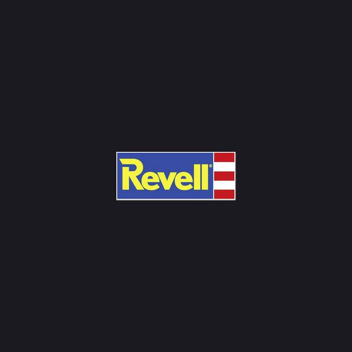 Revell-Logo in Gelb auf einem blauen Rechteck mit rot-weißen Streifen auf der rechten Seite, zentriert auf dunkelm Hintergrund.