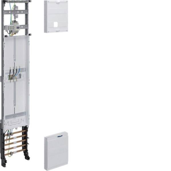 Wandmontierter elektrischer Verteilerschrank mit offener Verkabelung und Schutzschalterkomponenten, dargestellt mit zwei abnehmbaren weißen Abdeckpaneelen.