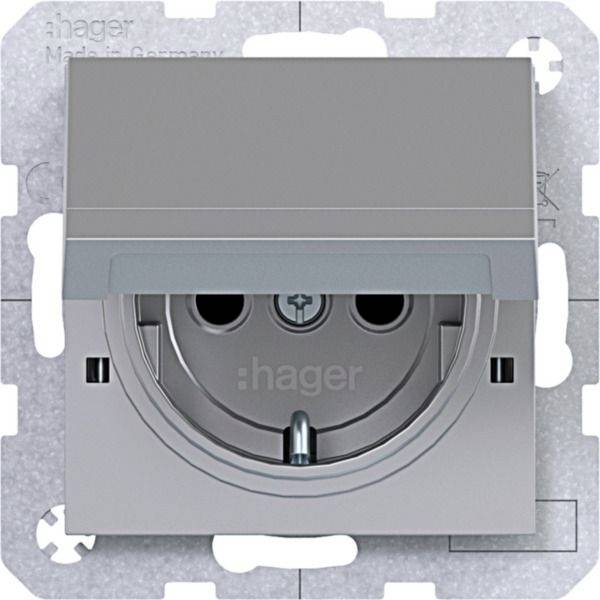 Grauer Hager-Wandsteckdose mit zwei runden Steckkontakten und klappbarem Deckel, montiert auf einem Metallinstallationsrahmen.