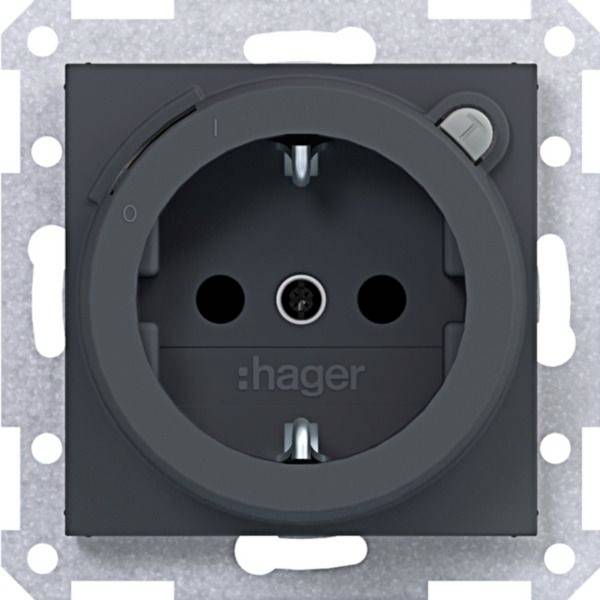Nahaufnahme einer dunkelgrauen Hager-Elektrosteckdose, die in einem Metallrahmen montiert ist.
