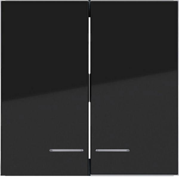 Schwarzer zweitüriger Schrank oder Kleiderschrank mit minimalistischen silbernen Griffen, geschlossen vor einfachem Hintergrund dargestellt.