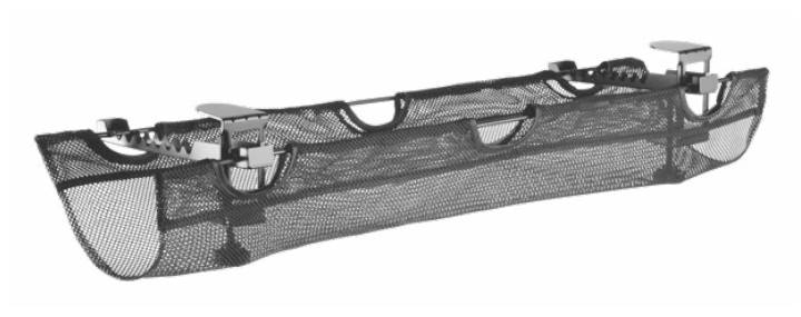 Lange schwarze Mesh-Ladungsträgertasche mit mehreren Befestigungsgurten und Endbefestigungen, isoliert auf weißem Hintergrund dargestellt.