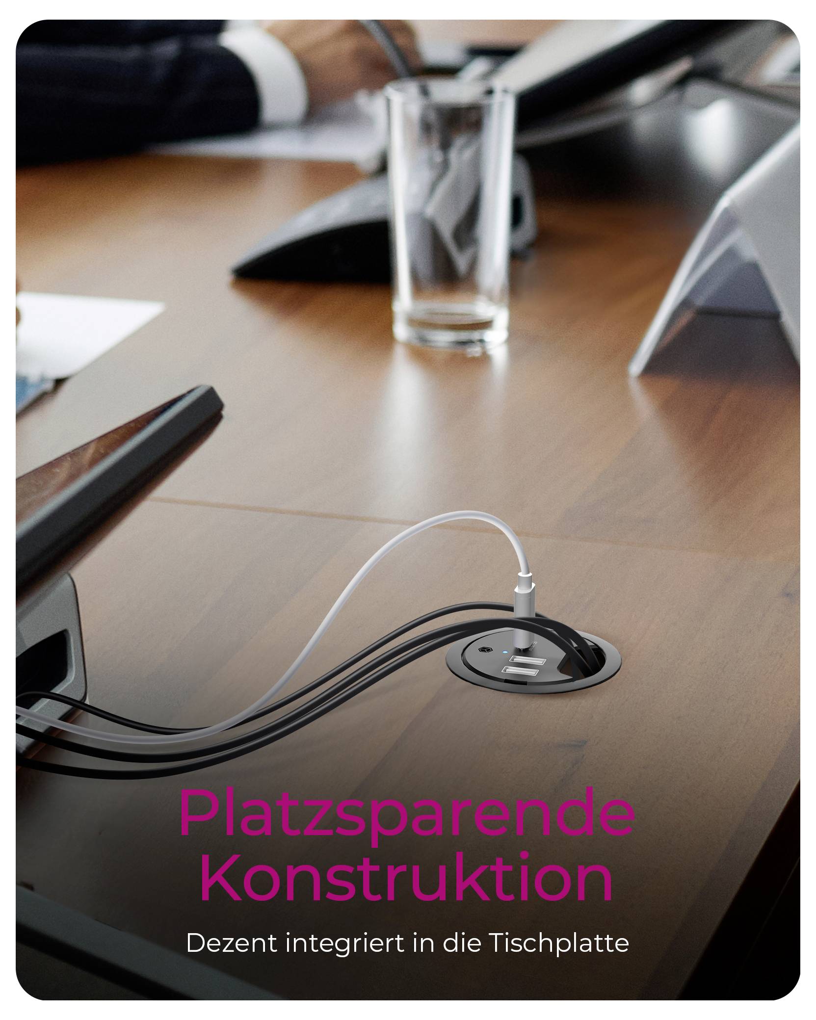 Konferenztisch mit integriertem Kabelkammering und versteckter Verdrahtung; Text lautet „Platzsparende Konstruktion