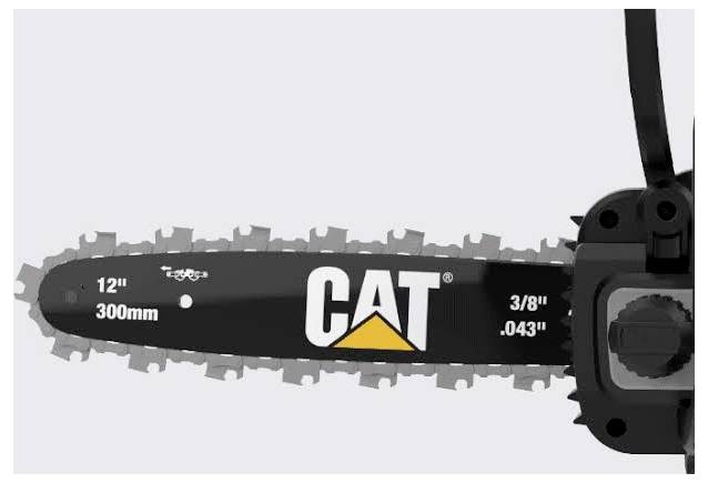 Nahaufnahme einer CAT-Kettensägenführungsschiene und Kette mit der Bezeichnung 12