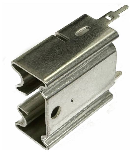 Metallischer elektrischer Stecker oder Montageclip mit zwei federnden offenen Enden und einem zentralen Schraubenloch auf weißem Hintergrund.