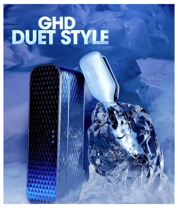 Werbebild für 'GHD DUET STYLE': Haarstyler und passendes Etui stehen auf Eis, in blauem Licht inszeniert.