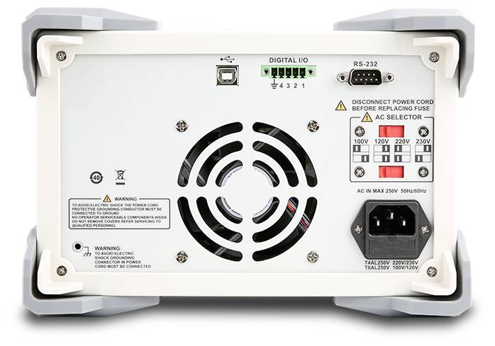 Rückseite eines Stromversorgungsgeräts mit Kühlventilator, USB- und RS-232-Anschlüssen, digitalen Ein-/Ausgabeanschlüssen, Wechselspannungswähler und Stromeingang.