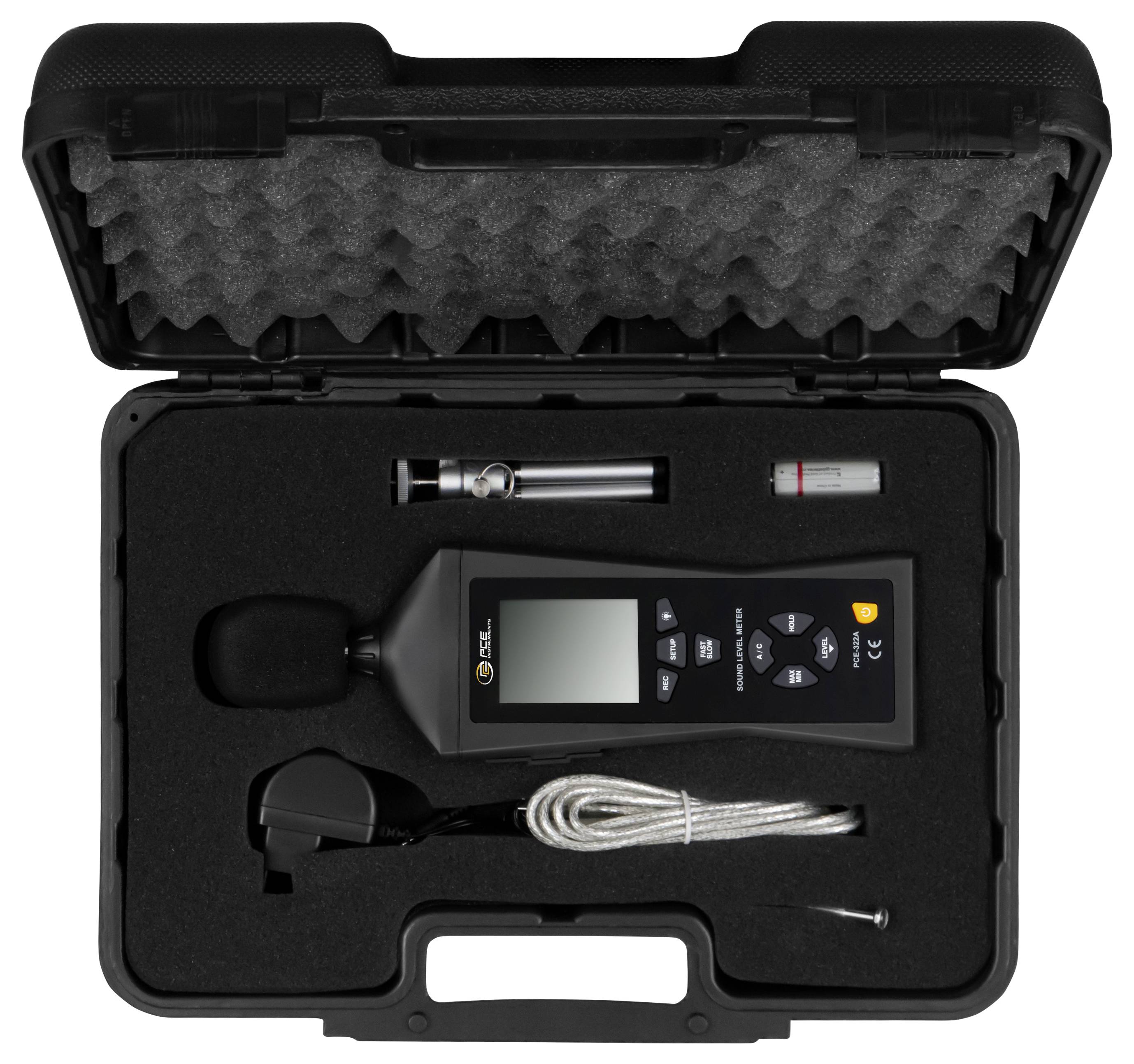 Offene Transporttasche mit einem tragbaren Messinstrument, einer Sonde, Kabeln und Zubehör, angeordnet auf Schaumstoffpolsterung.