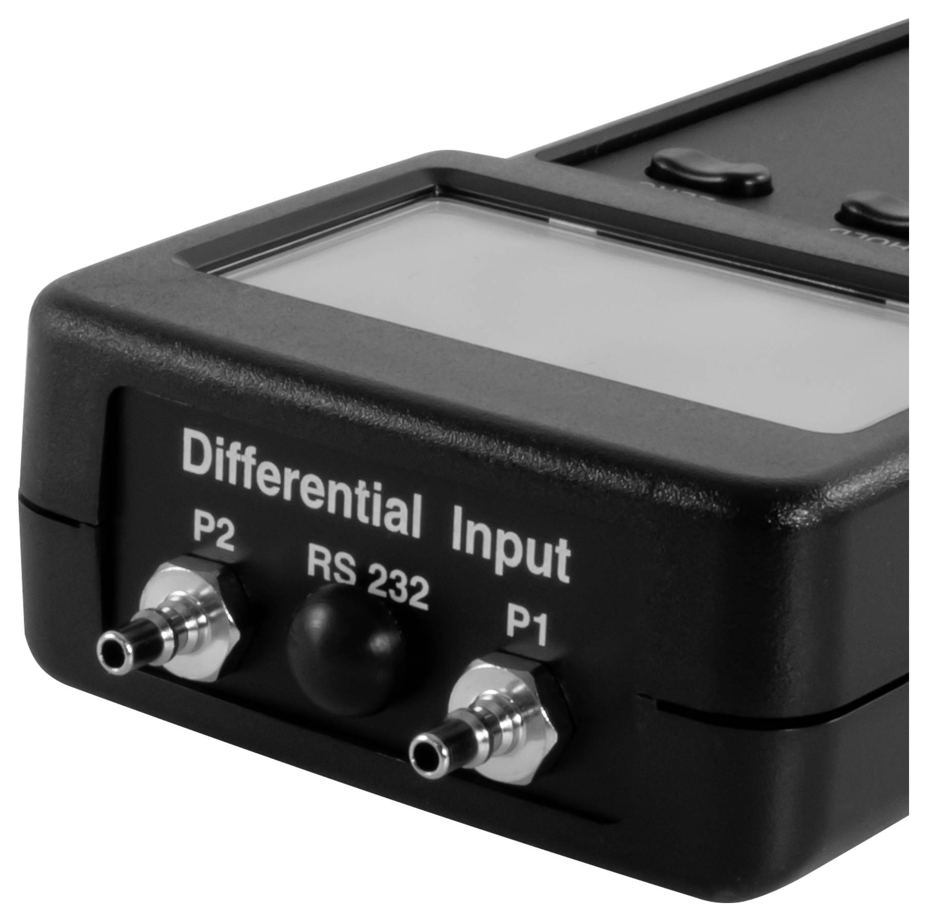 Nahaufnahme eines schwarzen elektronischen Geräts mit der Bezeichnung „Differential Input