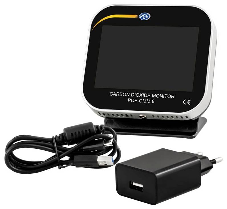 Kohlendioxidmonitor mit leerem Bildschirm, gezeigt mit USB-Ladekabel und Netzteil auf einem Ständer.