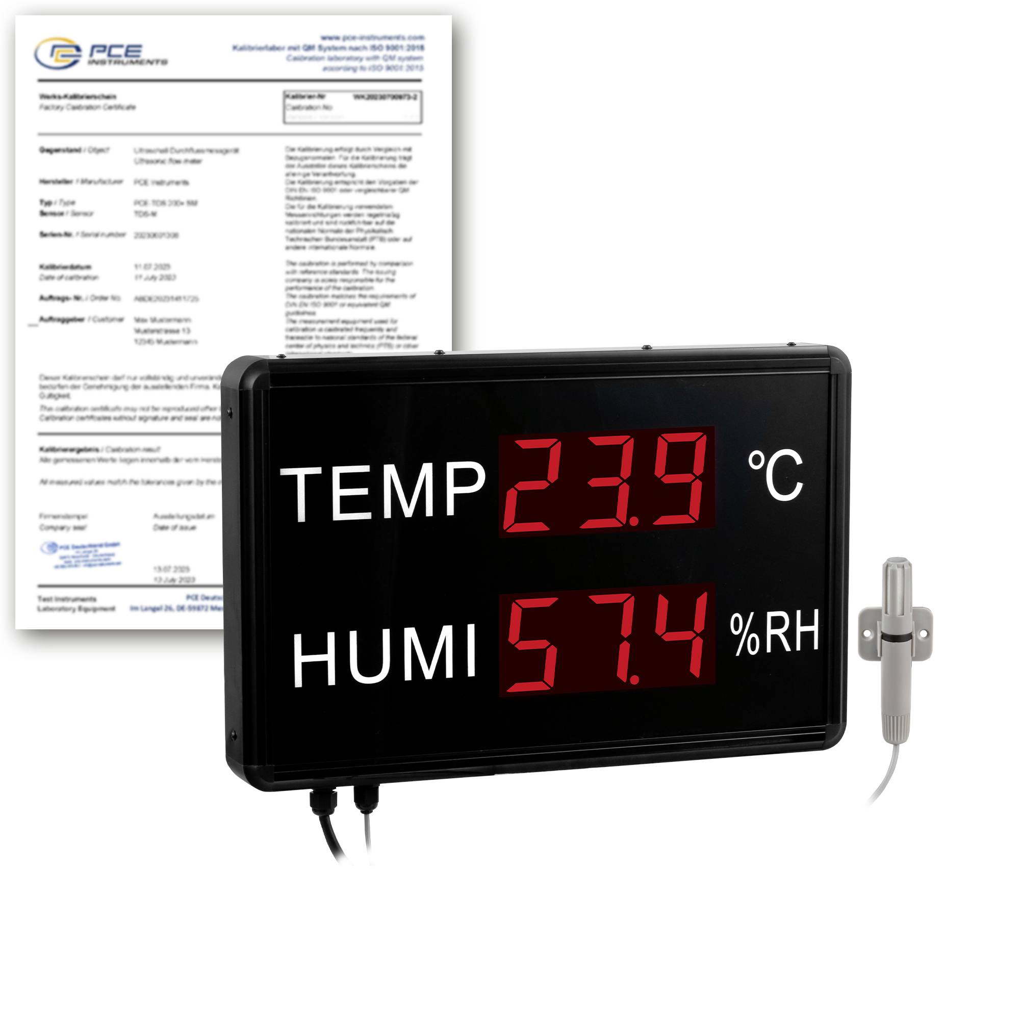 Digitales Thermometer-Hygrometer-Display zeigt 23,9°C und 57,4% RH an, daneben Kalibrierzertifikat und externe Sonde.