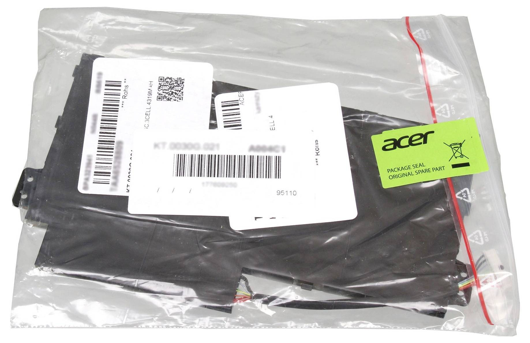 Plastiktüte mit einem als Original-Ersatzteil gekennzeichneten Acer-Produkt mit weißen Barcode-Versandaufklebern.