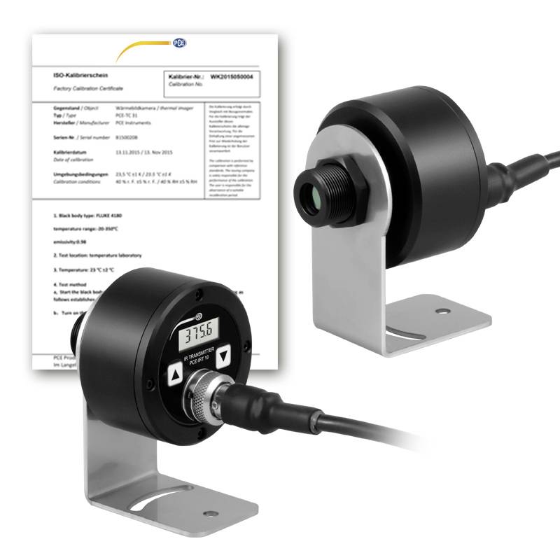 Zwei schwarze Sensoren auf Metallhalterungen mit angebrachten Kabeln, gezeigt neben einem ISO-Kalibrierzertifikat, das kalibrierte Messequipment veranschaulicht.