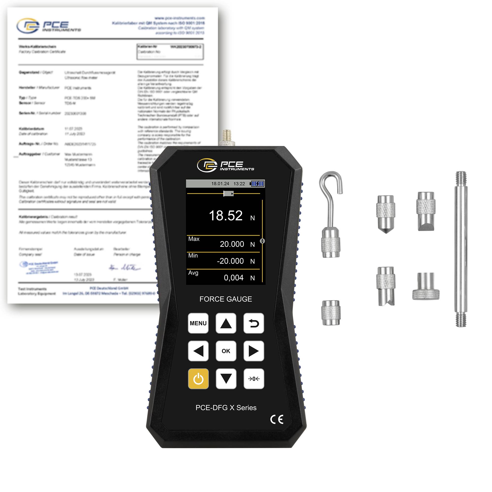 PCE-Kraftmessgerät-Kit mit digitalem tragbarem Messgerät, Kalibrierzertifikat und sechs austauschbaren Prüfaufsätzen.