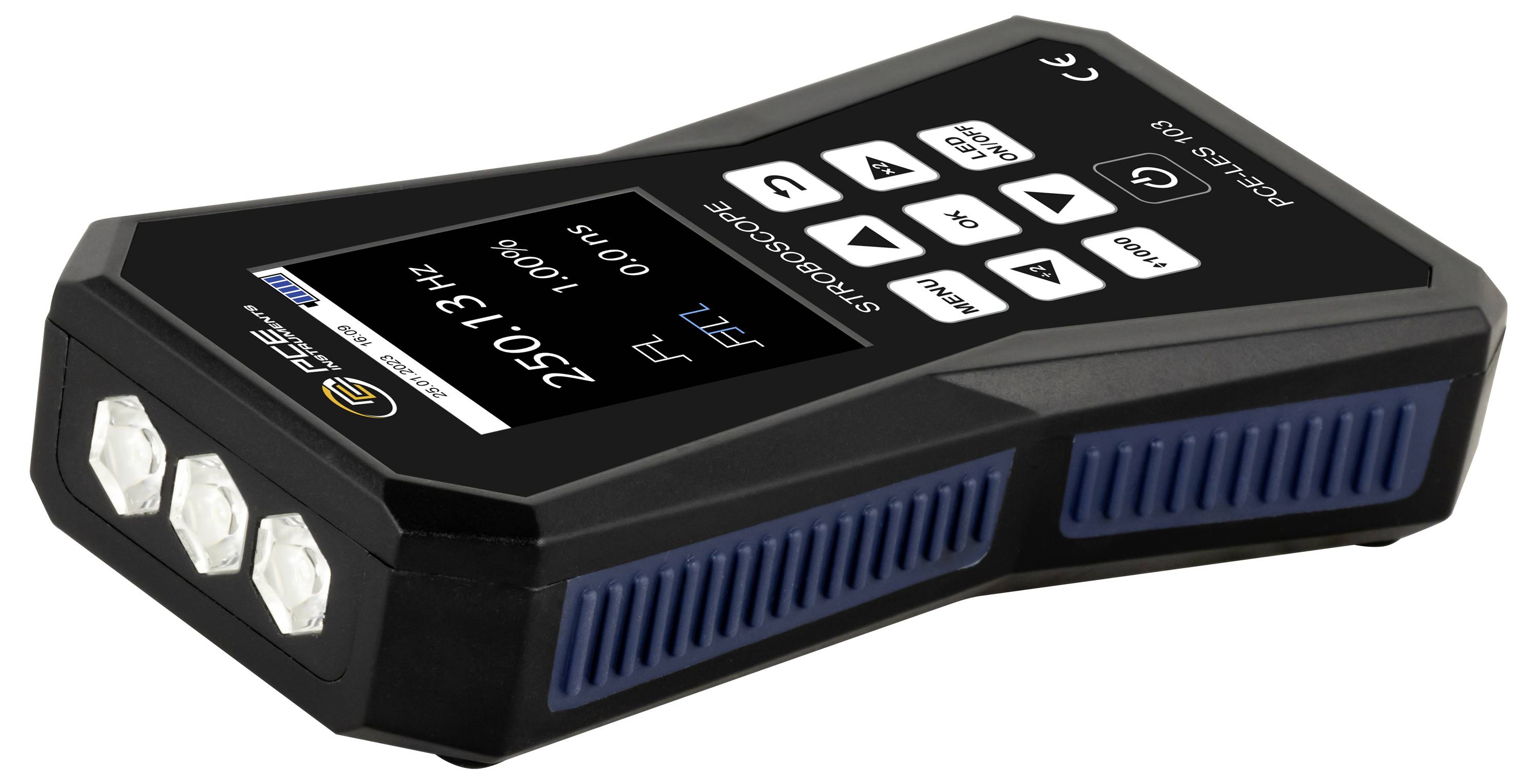 Schwarzes tragbares elektronisches Gerät mit digitaler Anzeige, Steuertasten und drei Frontsensoren, dargestellt auf weißem Hintergrund.