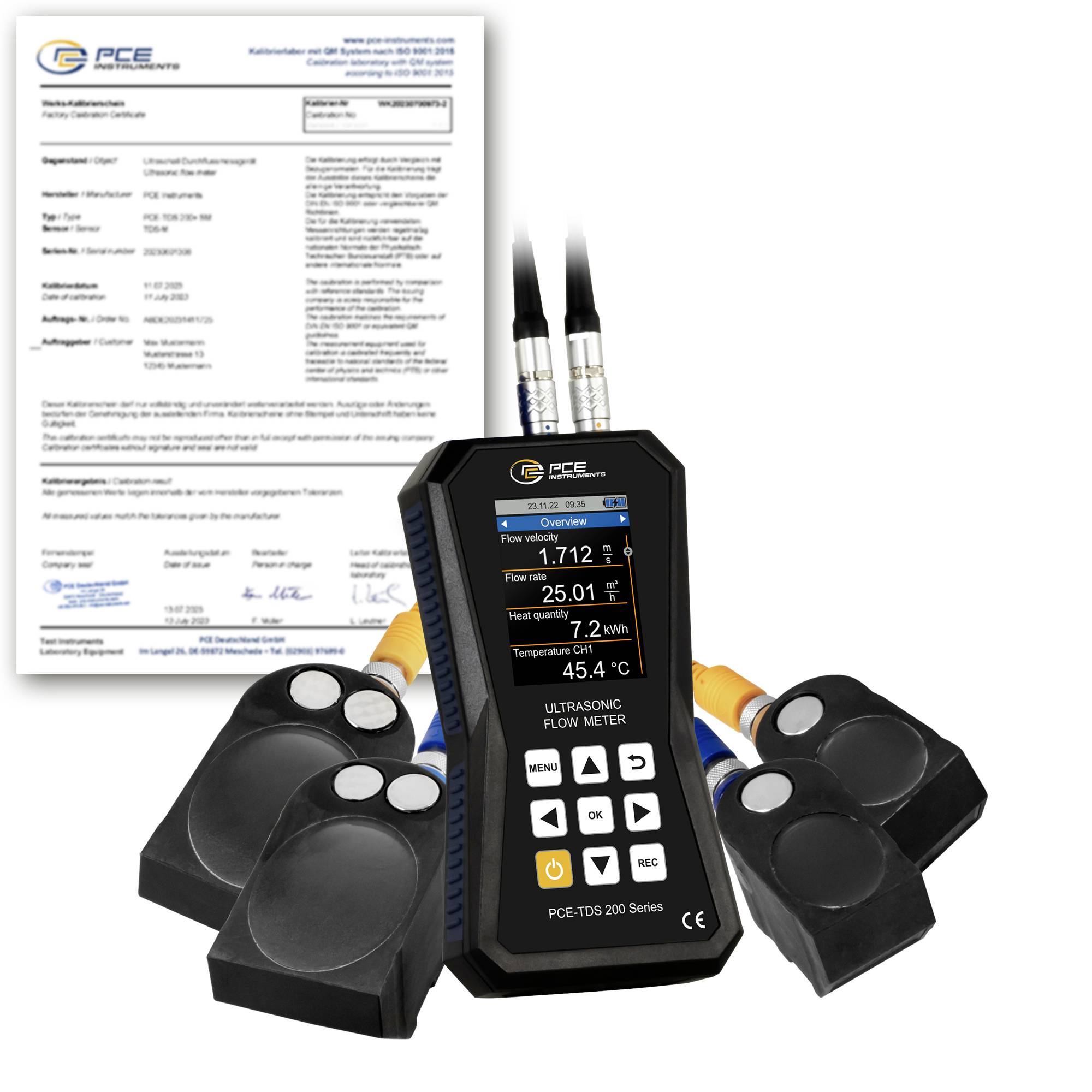 Ultraschall-Durchflussmessgerät-Set mit tragbarem Display, vier Anschluss-Sensoren, Kabeln und Kalibrierzertifikat zur Rohrdurchflussmessung.