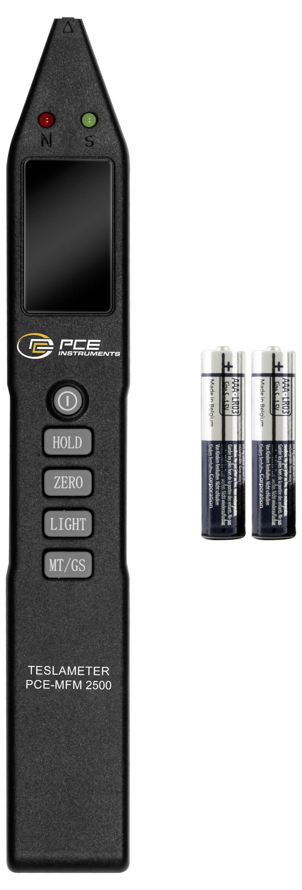 Tragbares PCE Teslameter mit Display und Tasten, neben zwei Batterien gezeigt.