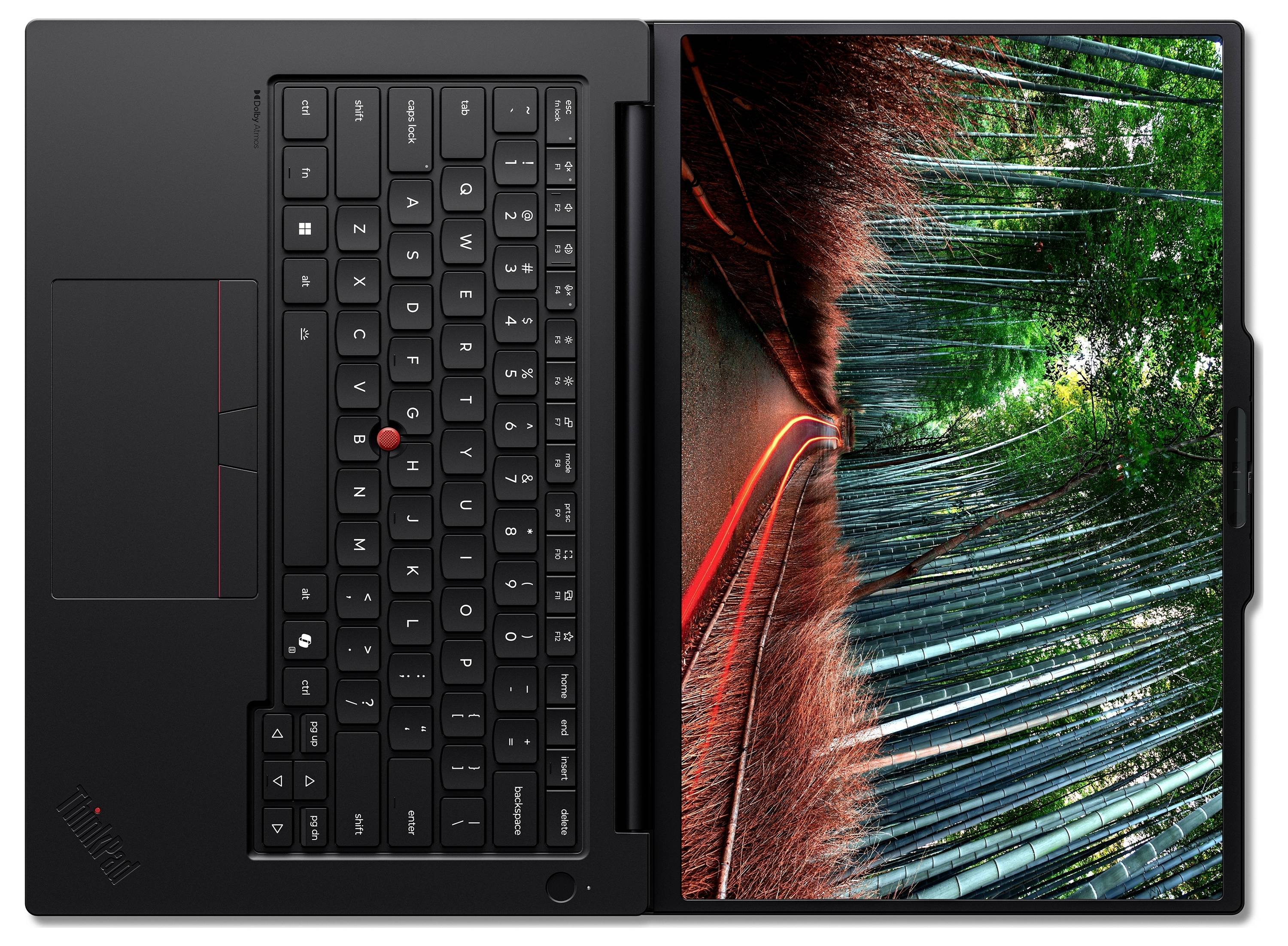 Draufsicht auf einen geöffneten Lenovo-Laptop mit Tastatur, Touchpad und einem lebendigen, abstrakten, naturinspirierten Bild auf dem Bildschirm.