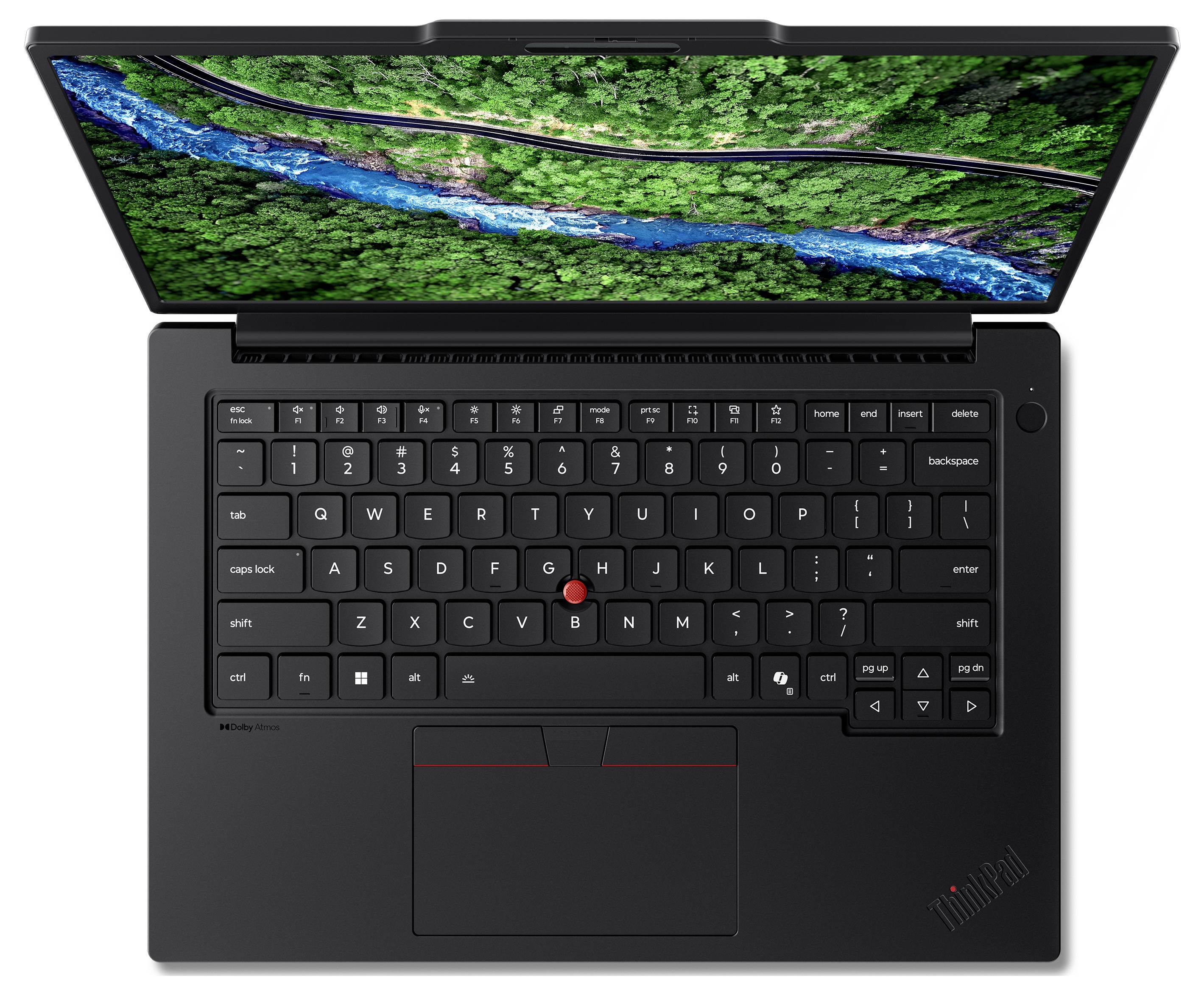 Offenes schwarzes Lenovo ThinkPad Laptop von oben gezeigt mit Bildschirm, der eine grüne Landschaft und einen blauen Fluss anzeigt.