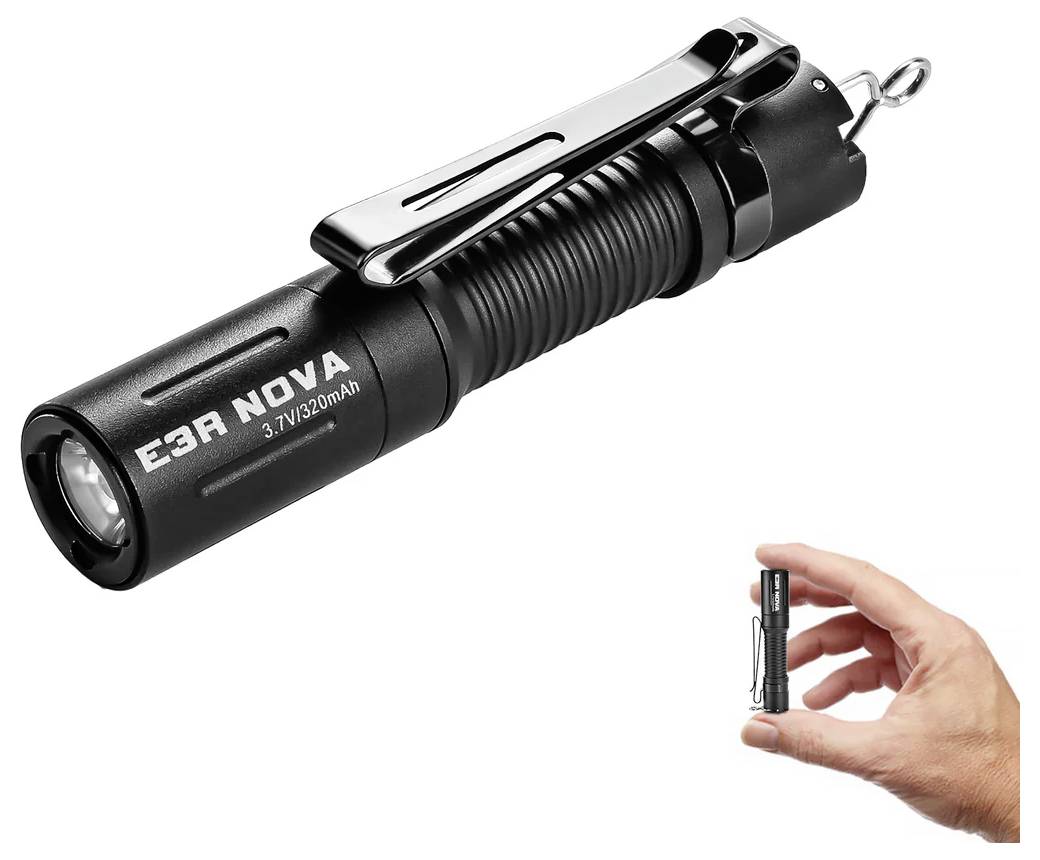 Schwarze E3R NOVA kompakte Taschenlampe mit Metallclip und Umhängeband, gezeigt mit einer Hand, die sie zur Größenvergleich hält.