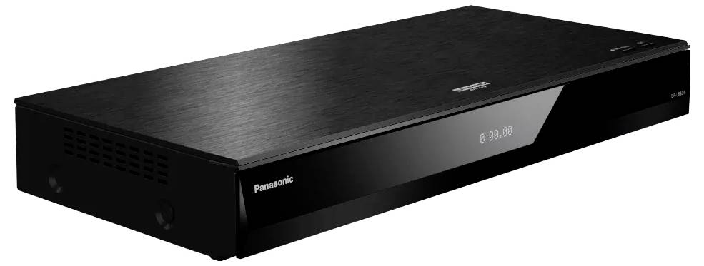 Schwarzer Panasonic-Mediaplayer oder Rekorder mit gebürsteter Metalloberseite und frontalem Display, perspektivisch auf weißem Hintergrund gezeigt.